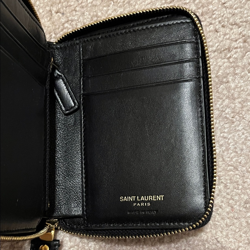 Saint Laurent Black Vicky Wallet with Gold Logo - Picture 4 of 8